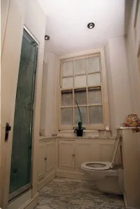 Shower and Toilet Room of Coleherne Court August 1998 old former flat of Princess