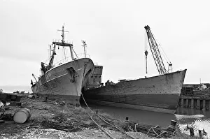 Recycling Prints: The sidewinder trawler Ross Altair (H 279) seen here in a Humberside breakers yard