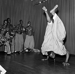 00672 Prints: The Sierra Leone Dance Troupe rehearse at the London University Girls Hostel