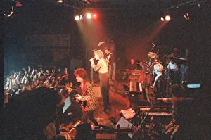 00874 Prints: Simon Le Bon singing with his band Duran Duran live on the 11th November 1988