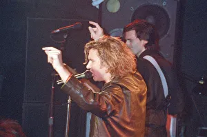 00874 Prints: Simon Le Bon singing with his band Duran Duran live on the 11th November 1988