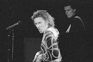 Simon Le Bon singing with his band Duran Duran live on the 11th November 1988