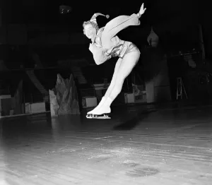 Sinbad on ice: Andre McLaughlin aged 18 from U. S. A. playing Sinbad