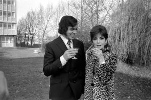 Singer Engelbert Humperdinck plays host to special guest Italian actress Gina