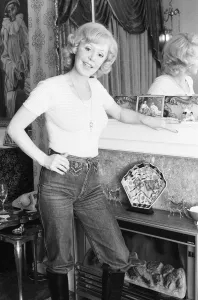 Living Room Prints: Singer Kathy Kirby relaxes at home, 4th February 1978