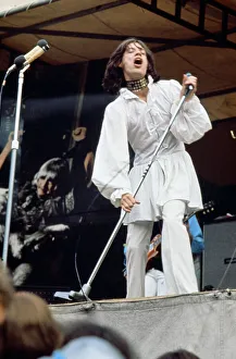 00481 Prints: Singer Mick Jagger performing on stage during the Rolling Stones free concert in Hyde