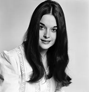Singer / Model: Diane Solomon. March 1975 75-01367-007