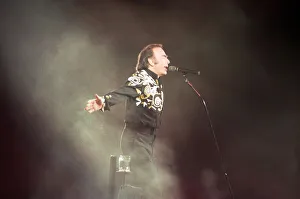 01149 Prints: Singer Neil Diamond, pictured in concert at the Birmingham NEC. 7th July 1992