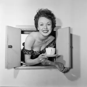 01220 Prints: Singer Pauline Shepherd. 14th February 1957