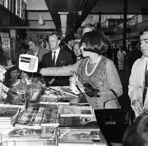 Magazines Prints: Singer Shirley Bassey flew to Beirut today for Cabaret appearances