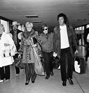 01234 Prints: Singer Tom Jones was welcomed home today at Heathrow Airport when he arrived back from a
