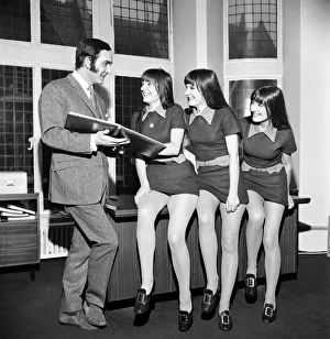 Bank Prints: The singing Karlins Evelyn, Elaine, and Linda have just helped make a new record for