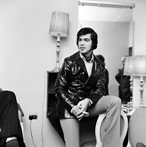 01363 Prints: Singing star Engelbert Humperdinck is starring in a two-week season at the London