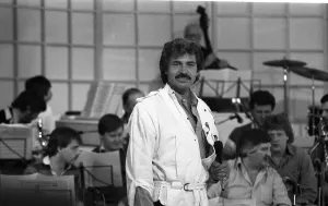 Singing superstar Engelbert Humperdinck performing on the BBC show