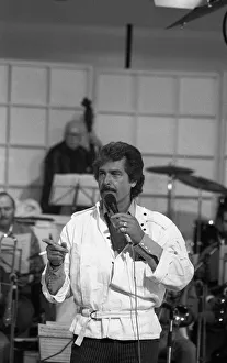 00387 Prints: Singing superstar Engelbert Humperdinck performing on the BBC show