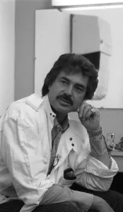 00387 Prints: Singing superstar Engelbert Humperdinck relaxes in his dressing room before appearing