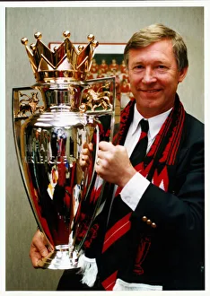 Scarf Prints: Sir Alex Ferguson with the Barclays Premiership Trophy - 1993