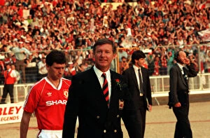 01476 Collection: Sir Alex Ferguson leads the team out, followed by Bryan Robson