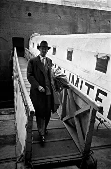 00020 Prints: Sir Bede Edmund High clifford, Governor General of Trnidad ariving at south ampton