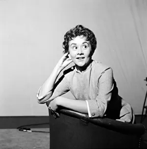 Sir Laurence Olivier rehearses wih his new leading lady Joan Plowright in John