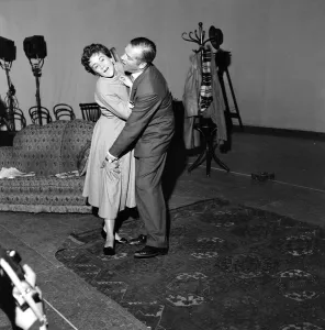 Sir Laurence Olivier rehearses wih his new leading lady Joan Plowright in John