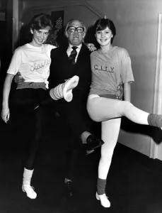 00491 Prints: Sir Richard Attenborough at the Northern premiere of his film A Chorus Line with dancers