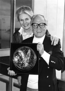 00024 Prints: Sir Richard Attenborough and his wife arrived at Heathrow from Los Angeles on Monday