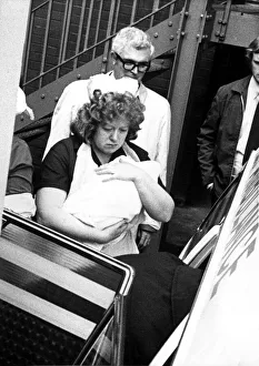 00174 Prints: Sister Brown carries Louise Brown ( the Worlds first test tube baby
