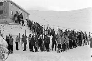 01046 Prints: Skiers in the Cairngorms, a mountain range in the eastern Highlands of Scotland