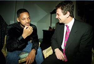 01187 Collection: Will Smith actor and rap singer Jan 1999 talking with Matthew Wright staff