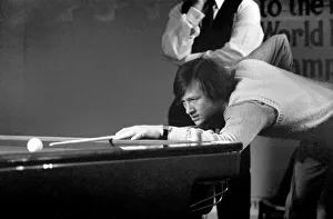 00329 Prints: Snooker player Alex nHurricanei Higgins in action in the afternoon session of the Snooker