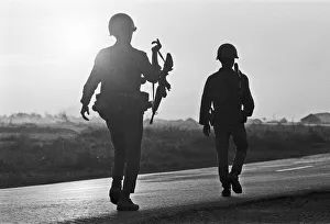 01268 Prints: Soldiers of the South Vietnamese army advance on Viet Cong positions in Trang Bang just