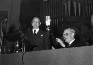 00102 Prints: Somerset Maugham during his lecture on The writers viewpoint