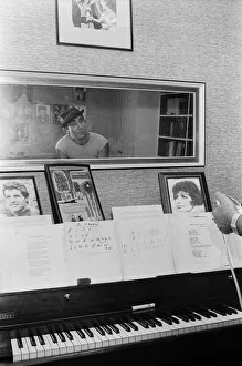 01512 Prints: Songwriter and composer Lionel Bart in his flat in South Kensington