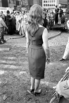 Sophia Loren filming The Millionairess'at London Bridge. June 1960 M4468-009