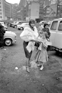 Sophia Loren filming The Millionairess'at London Bridge. June 1960 M4468-010