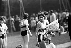 01284 Prints: South African wonder girl Zola Budd seen winning the 3000 metre race at Central Park in