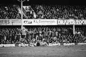 01438 Prints: Southampton 1-1 Liverpool, Division One match held at The Dell, Southampton