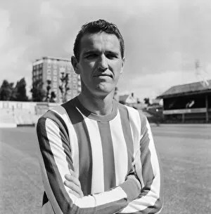 01232 Collection: Southampton FC photocall. Terry Paine. August 1967