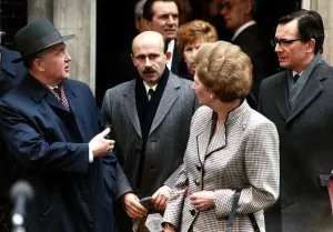 00197 Prints: Soviet leader Mikhail Gorbachev with British Prime Minister Margaret Thatcher outside 10