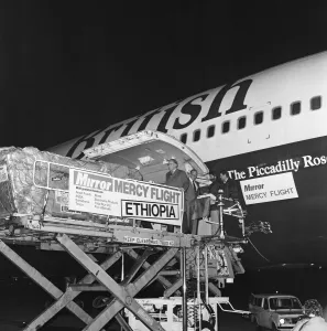 01273 Prints: Speedbird 9401, the Daily Mirror Mercy Flight is loaded up with 30 tonnes of food