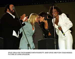 Spice Girls end their number with Luciano Pavarotti Baby Spice