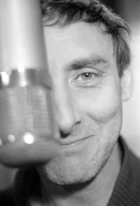 00127 Prints: Spike Milligan Sept 1960 makes a record at EMI studios A©Mirrorpix