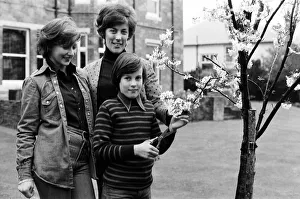 Spike Milligans wife Paddy with daughter Jane and Stepdaughter Sile (left)