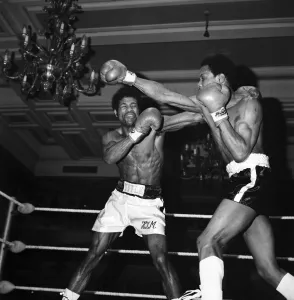 Sport: Boxing: Roy Gumbs vs. Howard Mills: British middleweight title fight