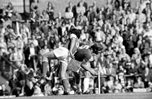 Images Dated 21st September 1975: Sport / Football: Arsenal v. Everton. September 1975 75-04968-007