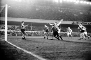 Sport: Football: Arsenal v. Sporting Lisbon Inter City Fairs Cup