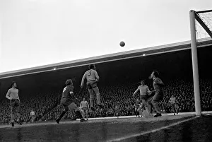 Sport: Football: Liverpool v. Arsenal. December 1969 Z11537-003