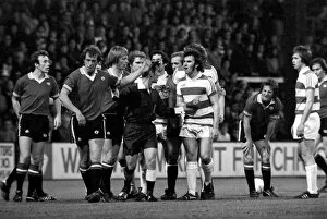 Images Dated 19th April 1977: Sport: Football: Queens Park Rangers vs. Manchester United. April 1977 77-02218-041