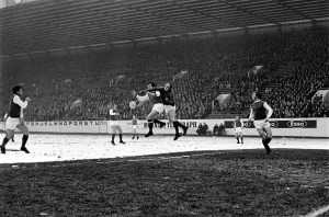 Sport: Football: Sheffield Wednesday v. Arsenal. Sprineett clears over David Court